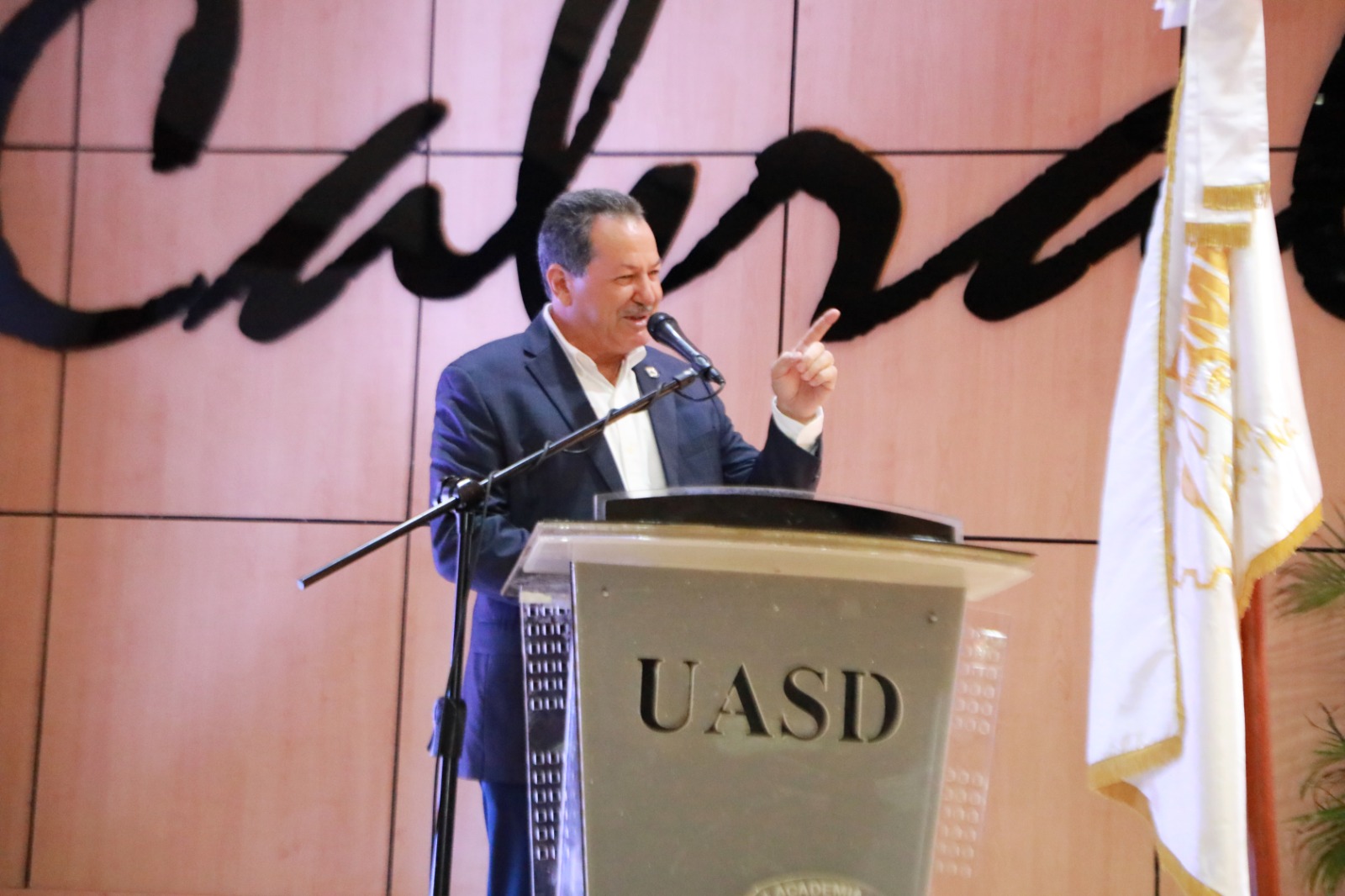 Porfirio Peralta participa en juramentación de 62 mujeres empresarias